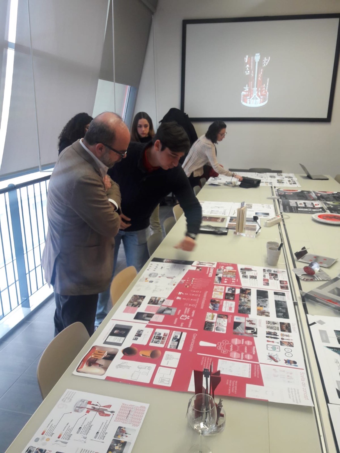 Lettera G e Scuola del Design del Politecnico di Milano di nuovo insieme
